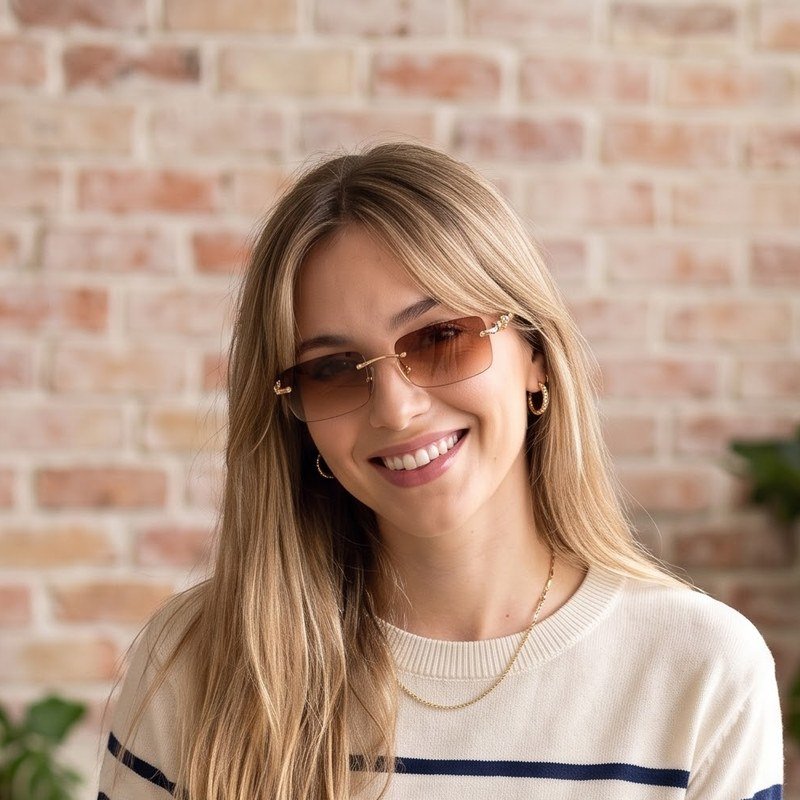 Model wearing Prowl Copper sunglasses